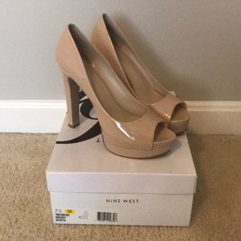 NWOT Nine West Peep Toe Pumps